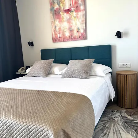 Апарт-отель Stella's Beachfront Сплит