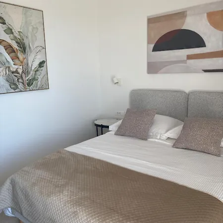 Apartahotel Stella's Beachfront - - Free Parking Split