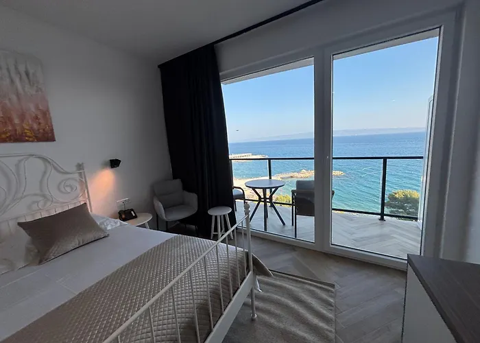 Stella's Beachfront