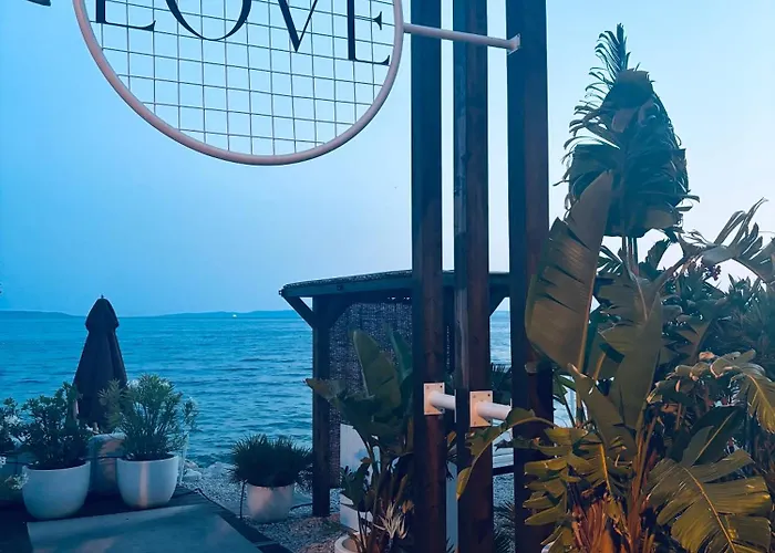 Stella's Beachfront