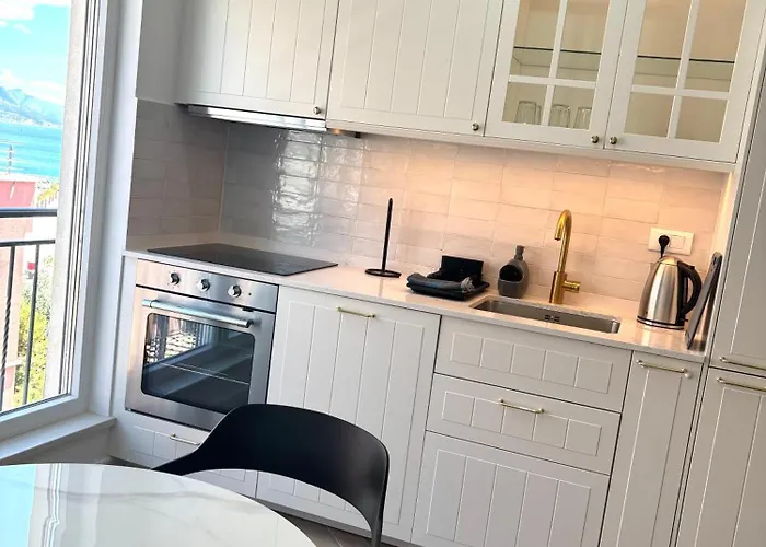 Stella's Beachfront 3*