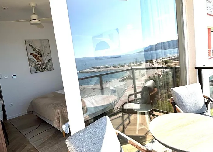 Stella's Beachfront 3* Σπλιτ