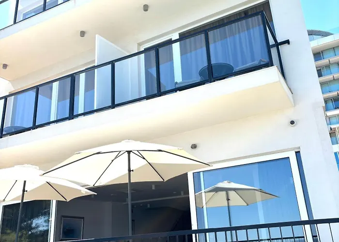 Stella's Beachfront شقة فندقية
