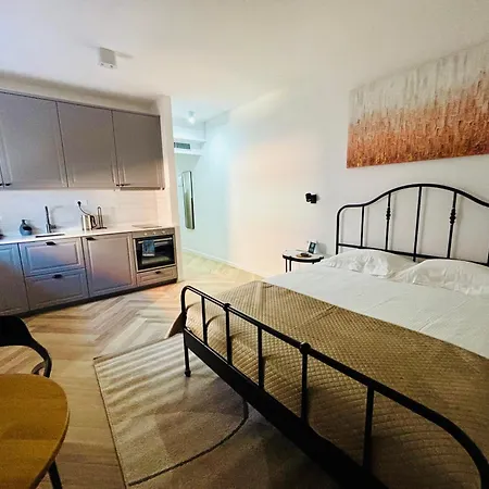 Stella's Beachfront سبليت