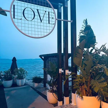 Stella's Beachfront