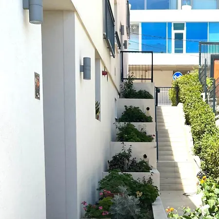 Stella's Beachfront - - Free Parking Aparthotel Split