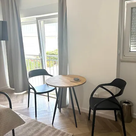 Stella's Beachfront شقة فندقية