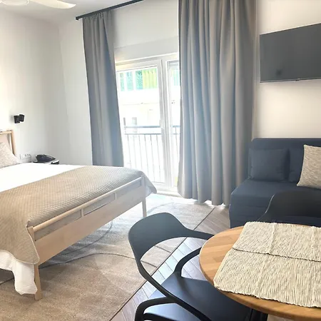 Stella's Beachfront 公寓式酒店 3*