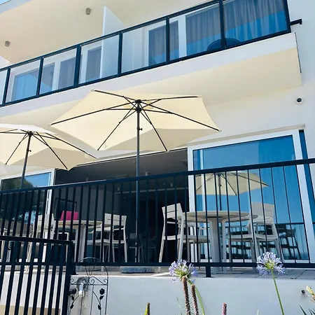Stella's Beachfront 公寓式酒店 斯普利特
