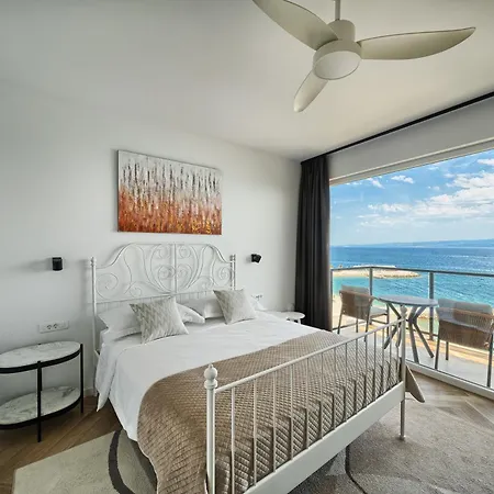 Stella's Beachfront - - Free Parking Aparthotel Split
