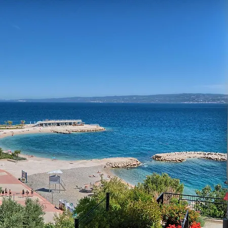 Stella's Beachfront - - Free Parking Aparthotel