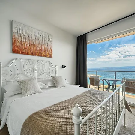 Stella'S Beachfront Aparthotel سبليت