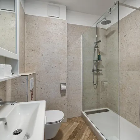Stella's Beachfront - - Free Parking Aparthotel Split