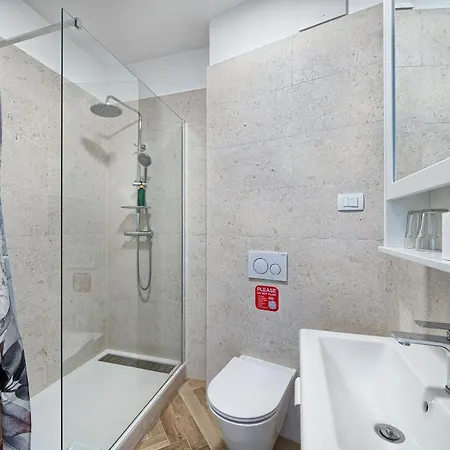 Stella's Beachfront - - Free Parking Aparthotel Split