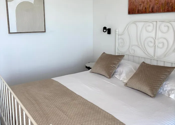 Ξενοδοχείο με διαμερίσματα Stella's Beachfront 3*