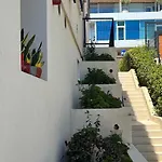 شقة فندقية Stella's Beachfront - - Free Parking