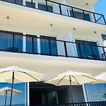 Stella's Beachfront - - Free Parking 3* سبليت